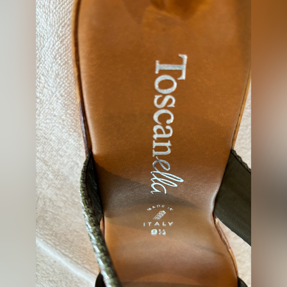 Toscanella Wedge Heels Womens 9.5 NWOT *Spot on each shoe where the tag was - Picture 7 of 10